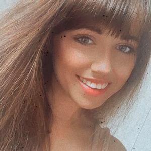 Meet your Posher, Gina